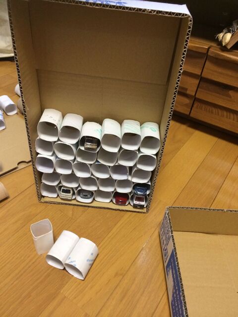 廃材組み合わせ見せたくなるトミカ収納 暮らしニスタ