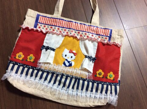 トートのリメイクで70年代風キティ カーテンアップリケの作り方 暮らしニスタ トートのリメイクで70年代風キティ カーテンアップリケの作り方 暮らしニスタ