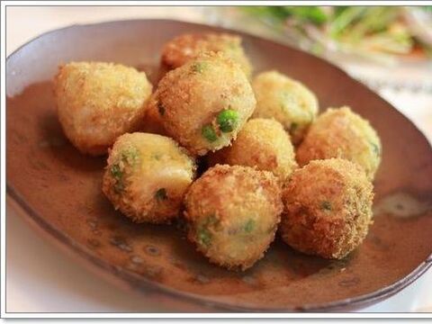 コロコロかわいい むきえびとグリンピースのコロッケ 暮らしニスタ コロコロかわいい むきえびとグリンピースのコロッケ 暮らしニスタ