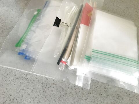 100均のクリアホルダーでキッチンにある袋を収納 暮らしニスタ 100均のクリアホルダーでキッチンにある袋を収納 暮らしニスタ