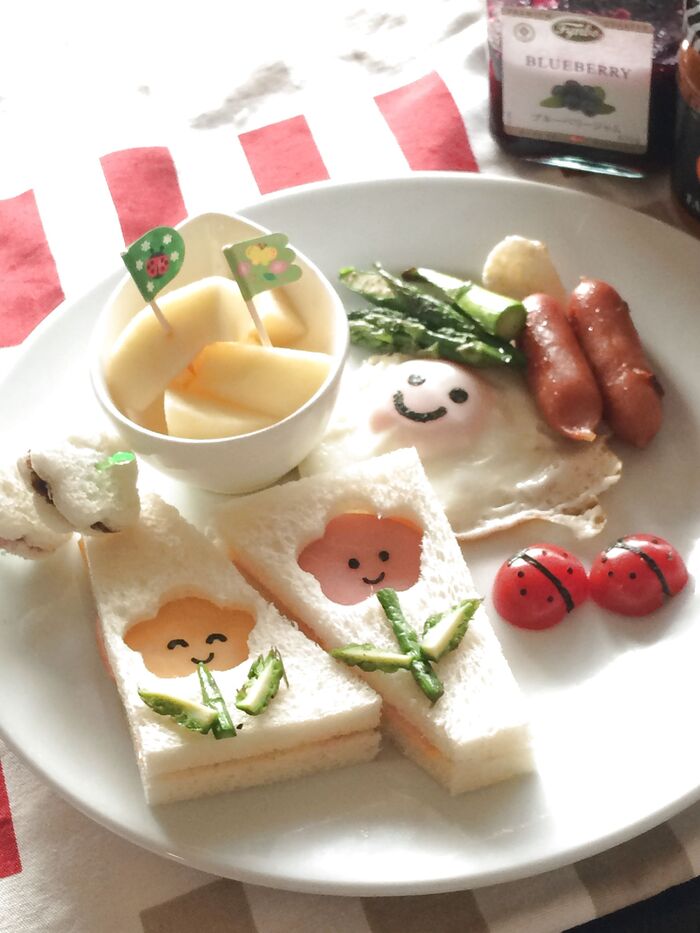 春休みニコニコ朝ごはん☆くりぬきサンドイッチ