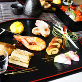 【おせち】一度やるとやめられない?!おすすめ♪半月盆でおせちプレート