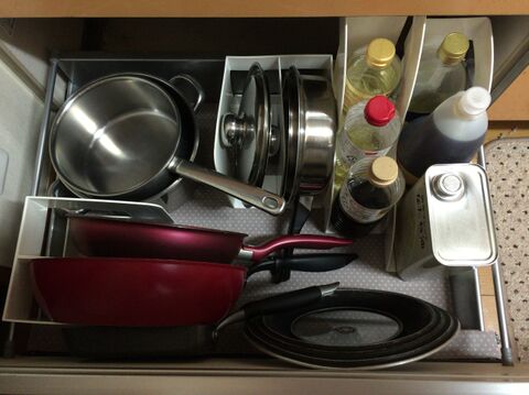 オール100均で 使いやすい キッチンのコンロ下収納 暮らしニスタ