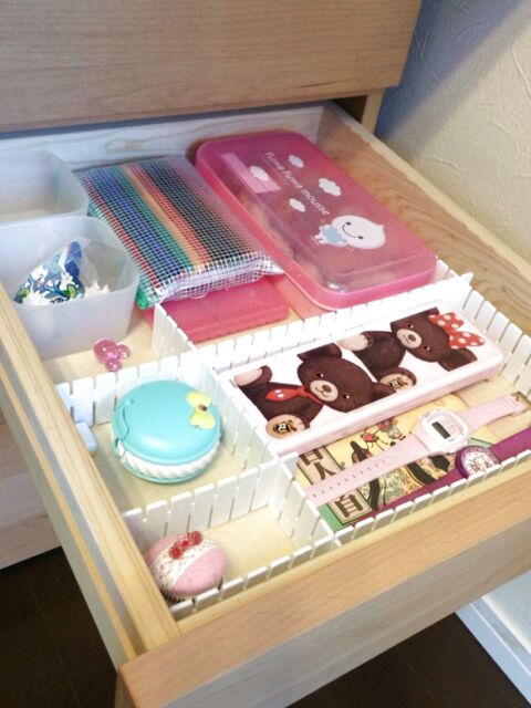 100均の間仕切りですっきり 学習机をお片づけ 暮らしニスタ 100均の間仕切りですっきり 学習机をお片づけ 暮らしニスタ