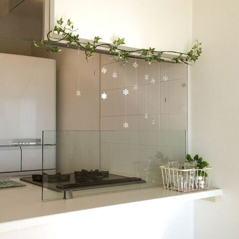 窓のないキッチンにフェイクグリーンを飾ってさわやかさup 暮らしニスタ 窓のないキッチンにフェイクグリーンを飾ってさわやかさup 暮らしニスタ