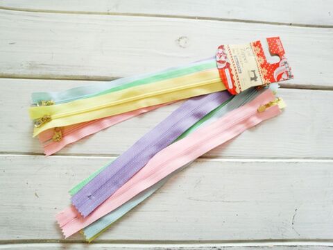 100均ファスナーでdiy どこからでも出し入れ可能なおしゃれペンケース 暮らしニスタ