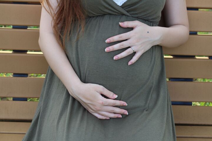 赤ちゃんと一緒にウ●チがっ!夫が笑ってしまった妻の妊娠・出産エピソード