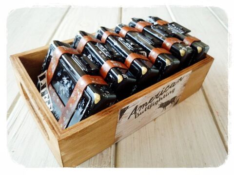 100均パーツ用ミニケースをトランク風収納ケースに簡単アレンジ 暮らしニスタ