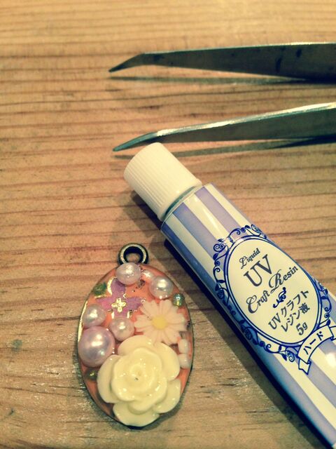 マニキュア 100均材料で レジン イヤホンジャック 暮らしニスタ