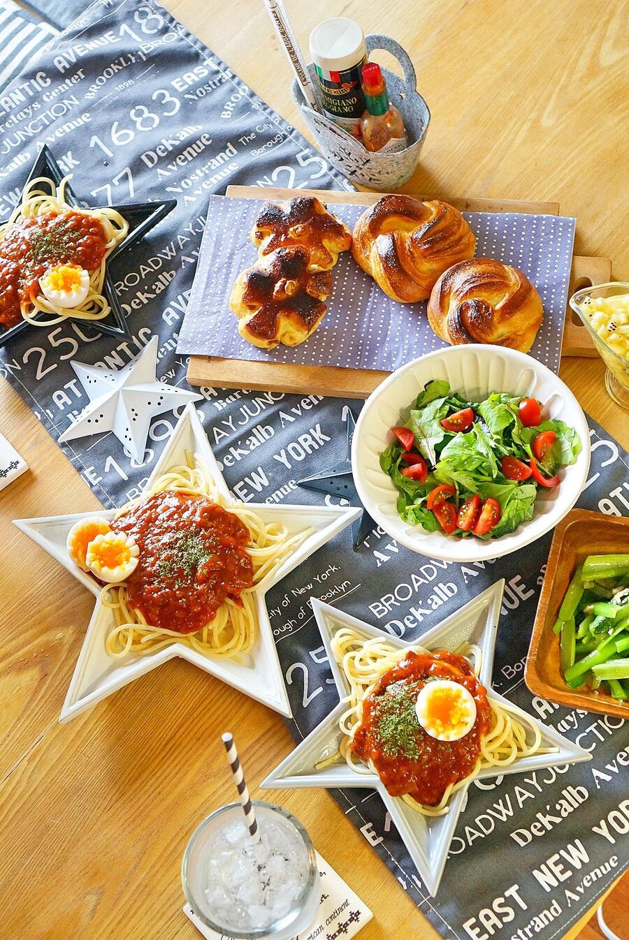 食卓をオシャレに美味しく彩ろう とっておきのテーブルコーディネート22選 暮らしニスタ 食卓をオシャレに美味しく彩ろう とっておきのテーブルコーディネート22選 暮らしニスタ