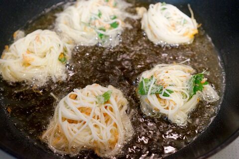 包丁要らず 余った素麺でも大丈夫 パリパリ食感 素麺のかき揚げレシピ 暮らしニスタ