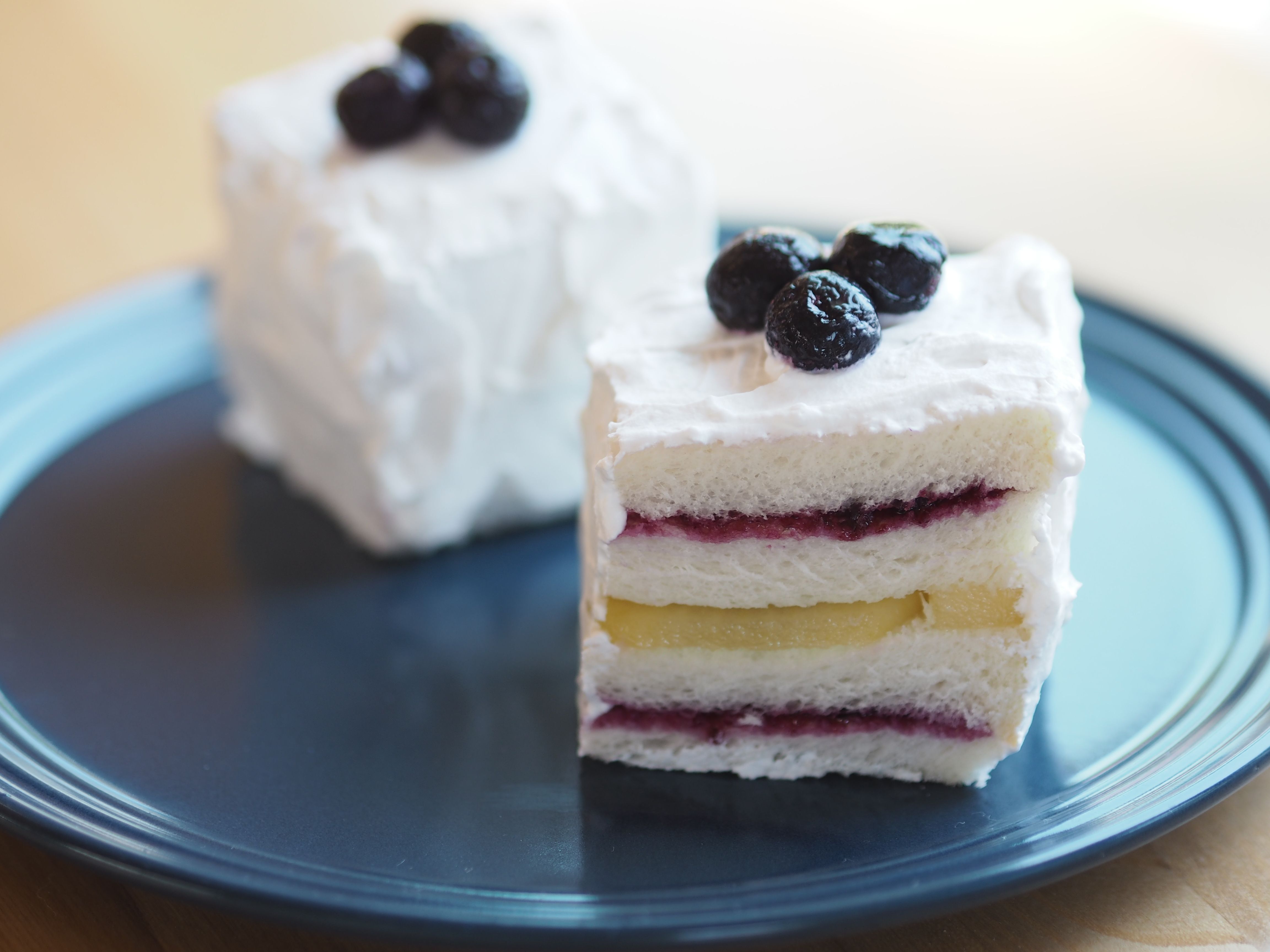 スポンジいらずで簡単にできる 3色ケーキ が鮮やかで美味しい 暮らしニスタ