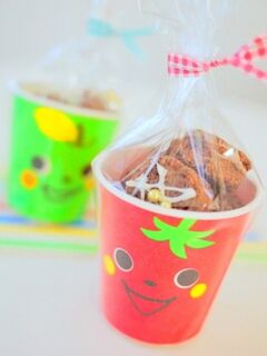 激安なのに激かわ 100均の紙コップの使えるアイデア12選 暮らしニスタ 激安なのに激かわ 100均の紙コップの使えるアイデア12選 暮らしニスタ