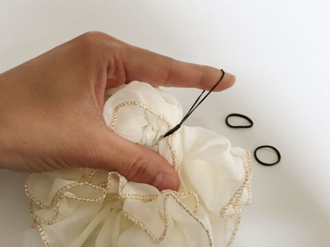 100均アイテムを足し算 ママのためのヘアクリップの作り方 暮らしニスタ 100均アイテムを足し算 ママのためのヘアクリップの作り方 暮らしニスタ