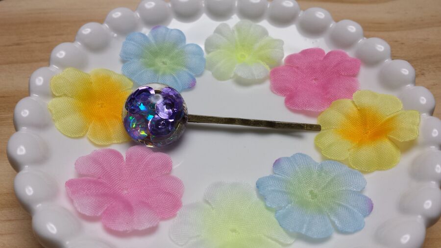 100均だけでハンドメイド プチプラ レジンのヘアピン 暮らしニスタ