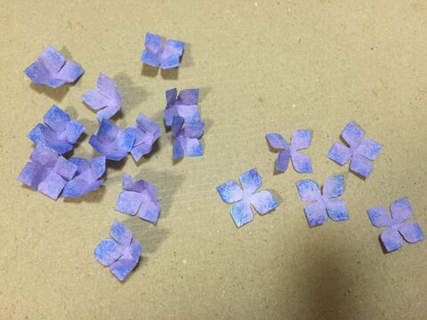 100均レジンとコピー用紙で手作り 紫陽花のアクセサリー 暮らしニスタ 100均レジンとコピー用紙で手作り 紫陽花のアクセサリー 暮らしニスタ