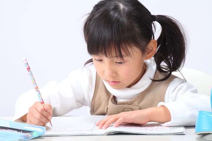 宿題は先?後?遊びに行く前に宿題をやらせたほうが良い理由