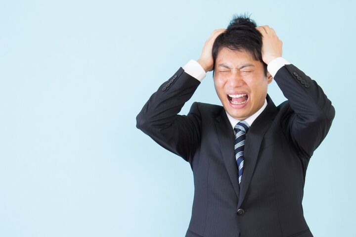 こんな裏切り、許せない! 男性100人が体験した、信頼していた人のまさかの行動