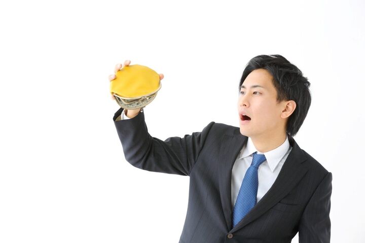 ティッシュを食べる?!みんなが実践した“金欠時の仰天エピソード”!