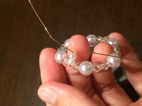 キラキラビーズで作る ミニチュア王冠 暮らしニスタ キラキラビーズで作る ミニチュア王冠 暮らしニスタ