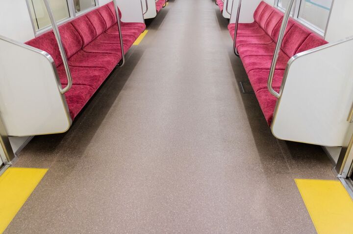 驚きのマナー違反っぷり!電車の席取りで見かけたスゴイ人たち