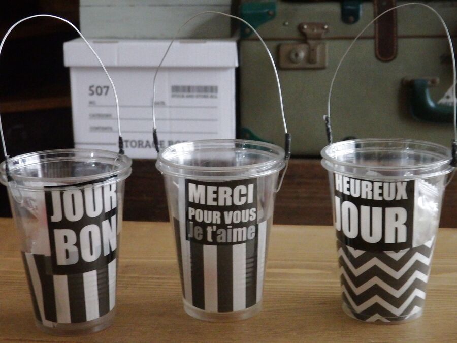 透明プラカップを重ねてシンプルかっこいいバケツ風ラッピング 暮らしニスタ