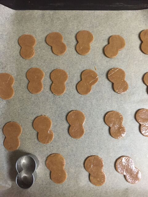 100均数字の8型で おさるのもんきちクッキーの作り方 暮らしニスタ 100均数字の8型で おさるのもんきちクッキーの作り方 暮らしニスタ