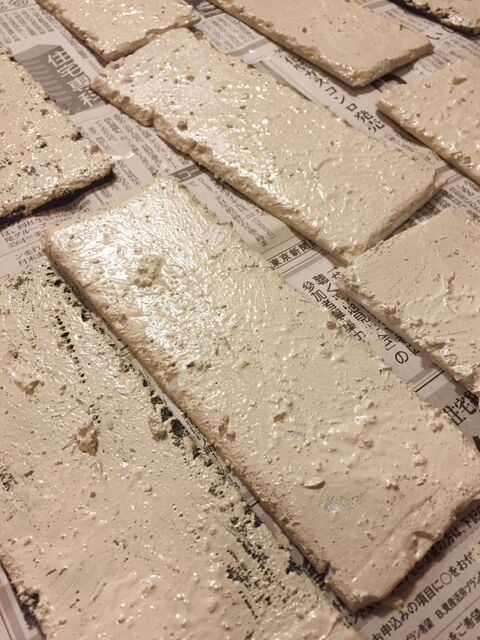 100均のカラーボードで簡単かるかるdiyレンガ 暮らしニスタ