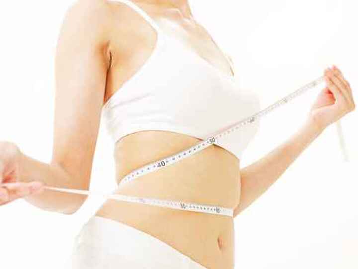 気になるポッコリおなかが解消!?今すぐトライすべき対策とは?