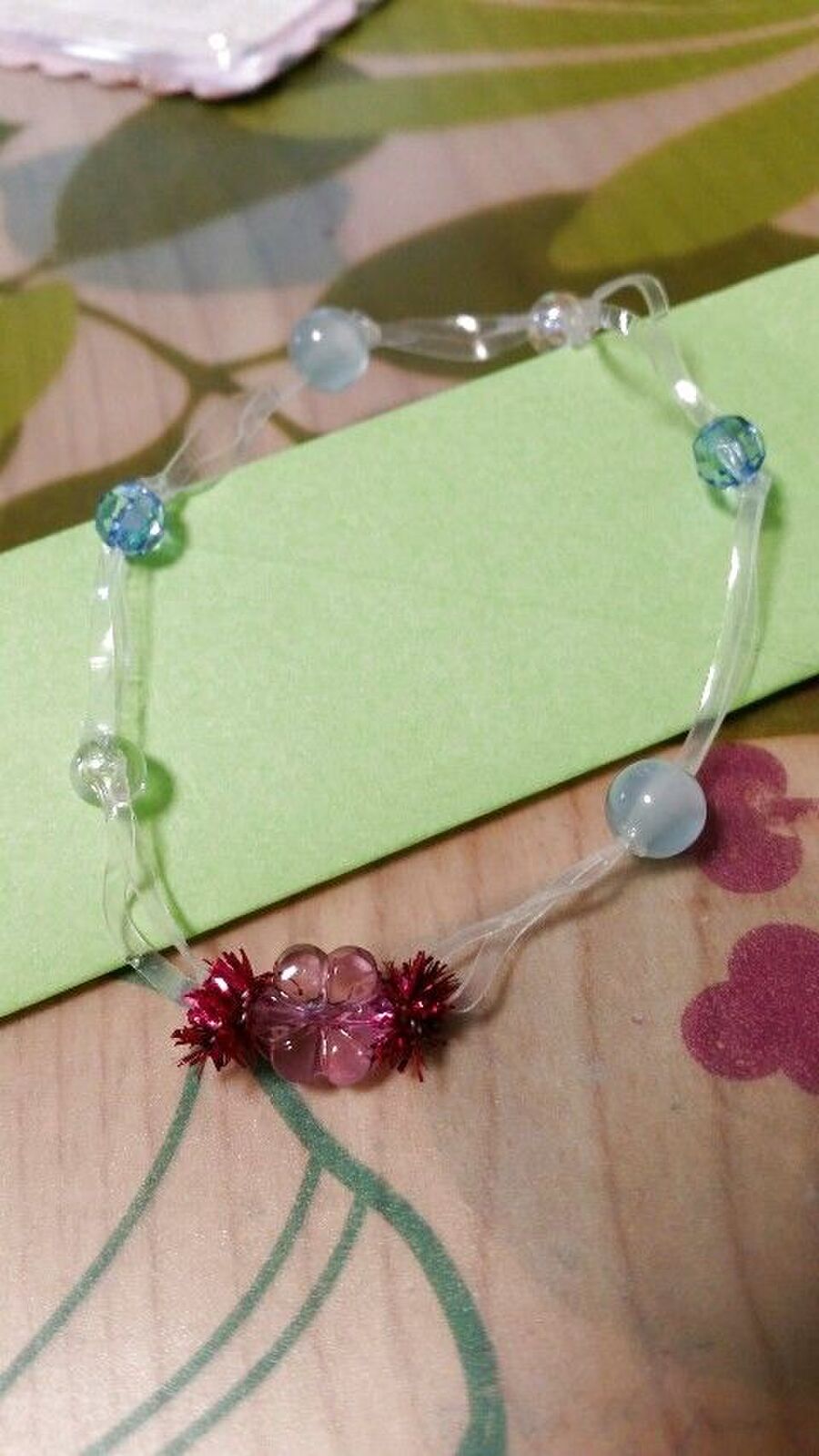 簡単おしゃれなブレスレットの作り方50選 100均も活用して沢山作ってみて 暮らしニスタ 簡単おしゃれなブレスレットの作り方50選 100均も活用して沢山作ってみて 暮らしニスタ