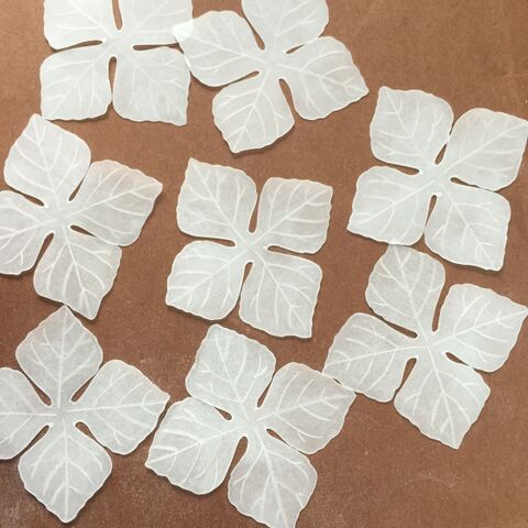 大人のプラ板 紫陽花ピアスの作り方 暮らしニスタ