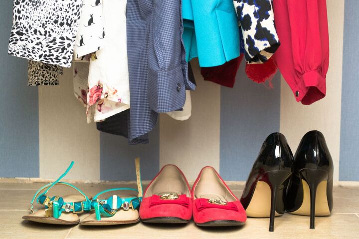 持っていい洋服は100枚まで!上限を決めれば部屋はすっきり片づく!!