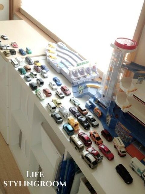 マスキングテープで棚の上に高速道路を作ってみました 暮らしニスタ マスキングテープで棚の上に高速道路を作ってみました 暮らしニスタ