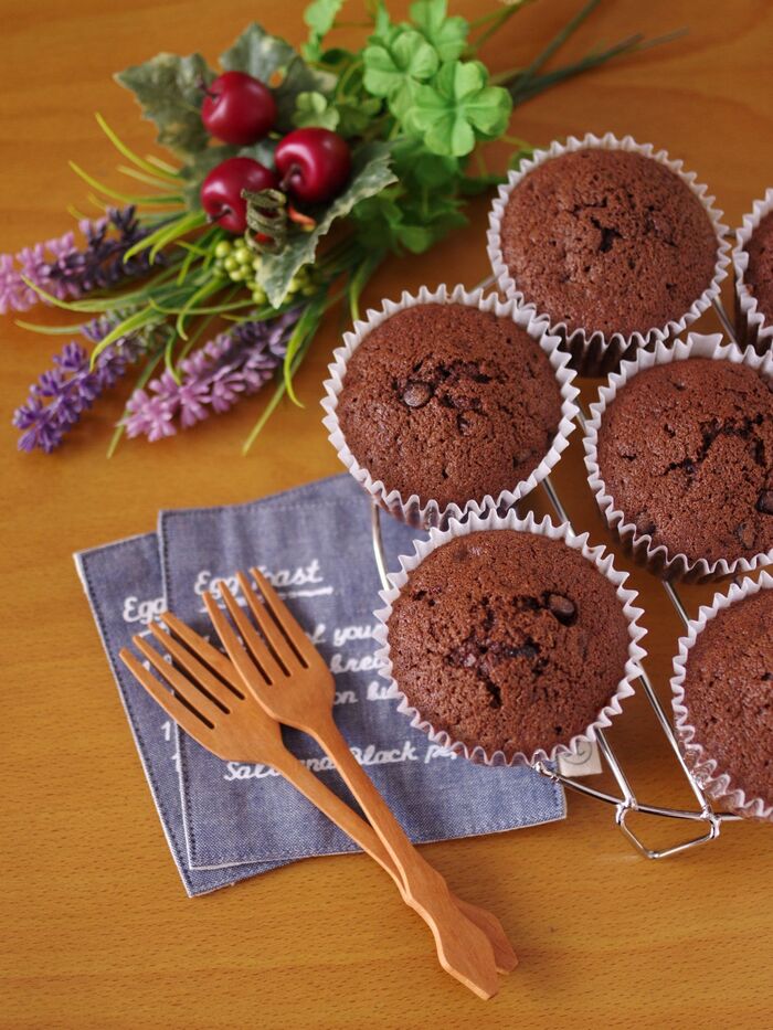 ホットケーキミックスでつくる、ダブルチョコレートのカップケーキ☆簡単レシピ