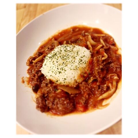 ルウいらずの簡単ハヤシライス 赤ワイン トマト缶で作るレシピ 暮らしニスタ ルウいらずの簡単ハヤシライス 赤ワイン トマト缶で作るレシピ 暮らしニスタ