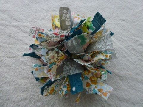 はぎれで 縛って作る ポンポン小物 暮らしニスタ はぎれで 縛って作る ポンポン小物 暮らしニスタ