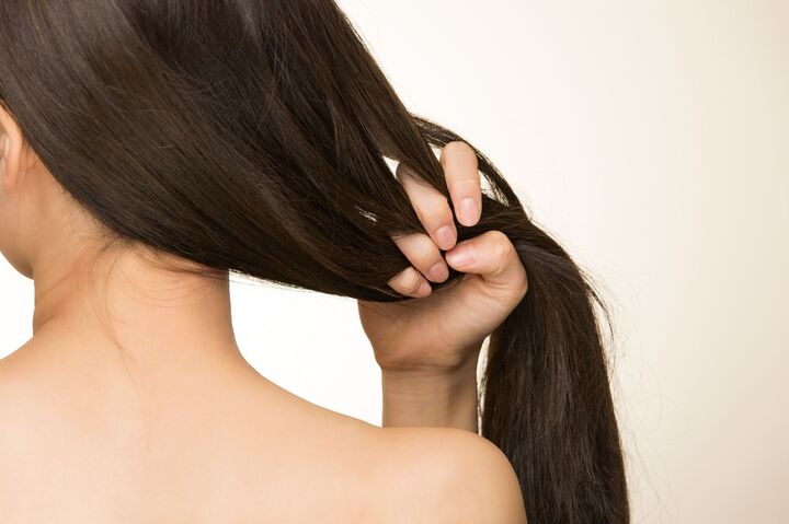 髪の毛も日焼けする!美髪のために知っておくべきUVケア