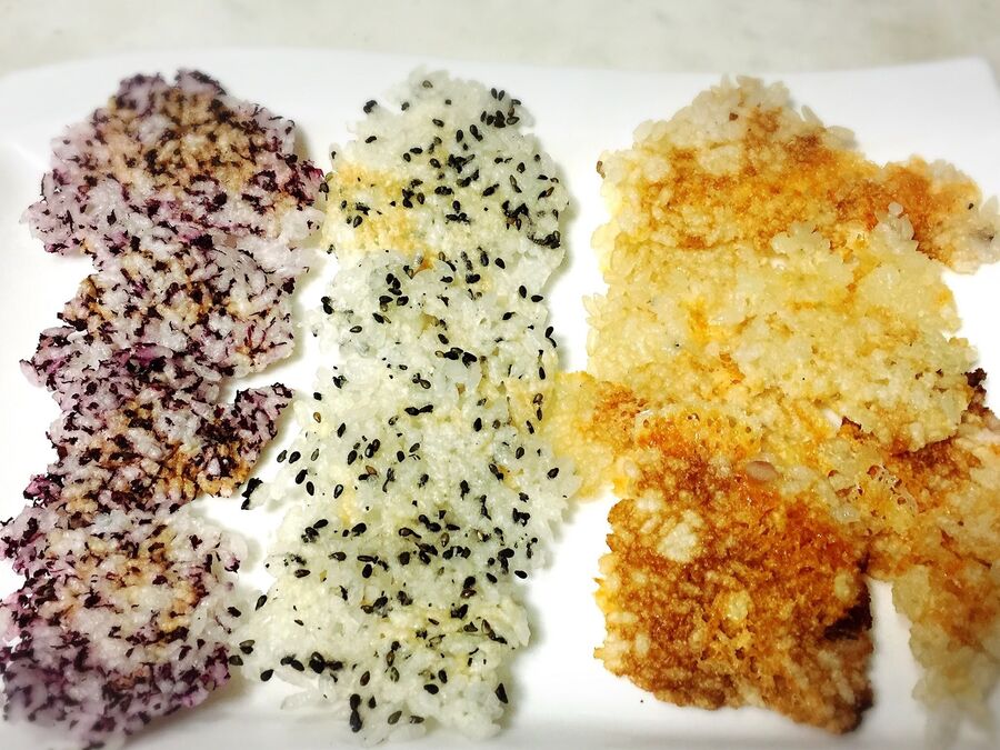 余ったごはんをレンジでチン みんな大好きカリカリせんべい 暮らしニスタ