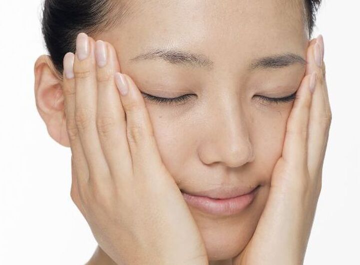 肌は夏に年をとる!コワー~い『光老化』とその対策とは?