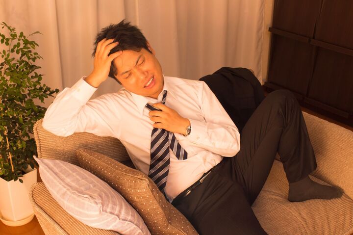 不機嫌な夫の対処方法とは!?家族が笑顔でいるための法則4つ