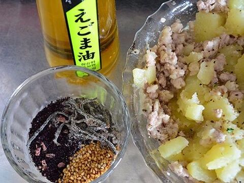 ポテト1個 ひき肉少々 メイン級にお腹満足 副菜 お手軽 味つけ簡単 暮らしニスタ