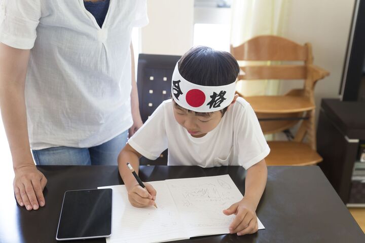 子どもの成績がいまいち! 塾と個別指導、家庭教師どれを選ぶのが正解?
