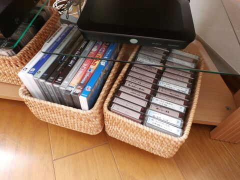 無印良品のラタンボックスを活用 テレビ台の下を使いやすくスッキリ収納 暮らしニスタ 無印良品のラタンボックスを活用 テレビ台の下を使いやすくスッキリ収納 暮らしニスタ