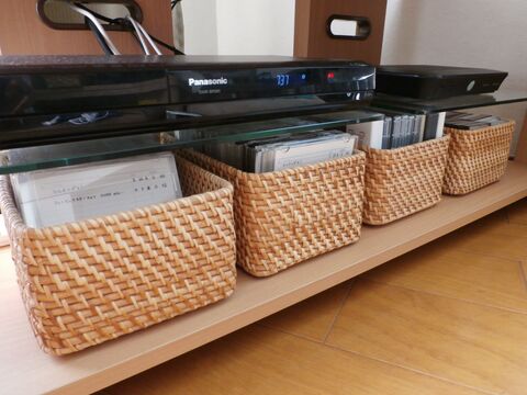 無印良品のラタンボックスを活用 テレビ台の下を使いやすくスッキリ収納 暮らしニスタ 無印良品のラタンボックスを活用 テレビ台の下を使いやすくスッキリ収納 暮らしニスタ