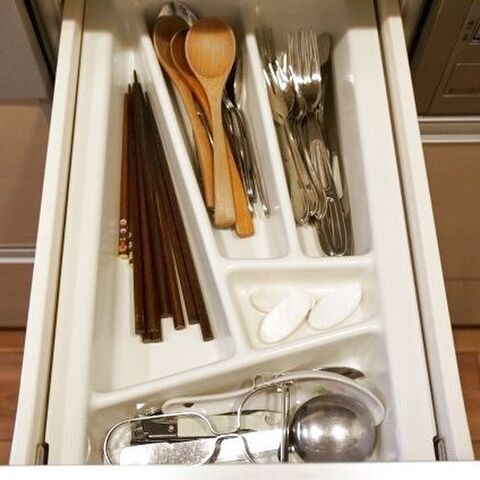 ニトリの小物整理トレーで カトラリーをスッキリ収納 暮らしニスタ ニトリの小物整理トレーで カトラリーをスッキリ収納 暮らしニスタ