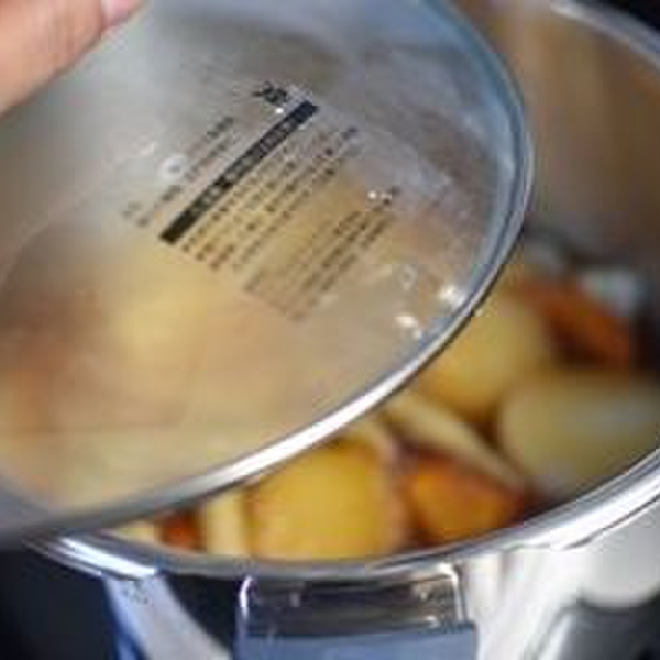WMF圧力鍋】1度に3品作れちゃう！圧力鍋のスゴワザ！「3品同時重ね蒸し