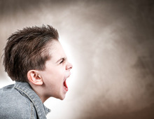 【育児相談】かんしゃくを起こす2才の子ども。その対策は？