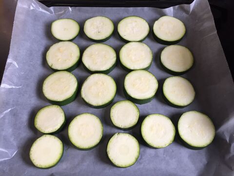 カマンベールチーズとアンチョビとズッキーニのオーブン焼き 暮らしニスタ