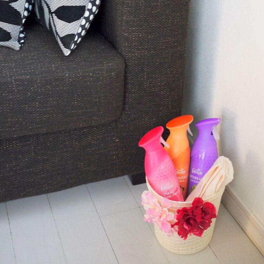 100均のカゴと造花だけで作る スプレー缶の収納ケース 暮らしニスタ