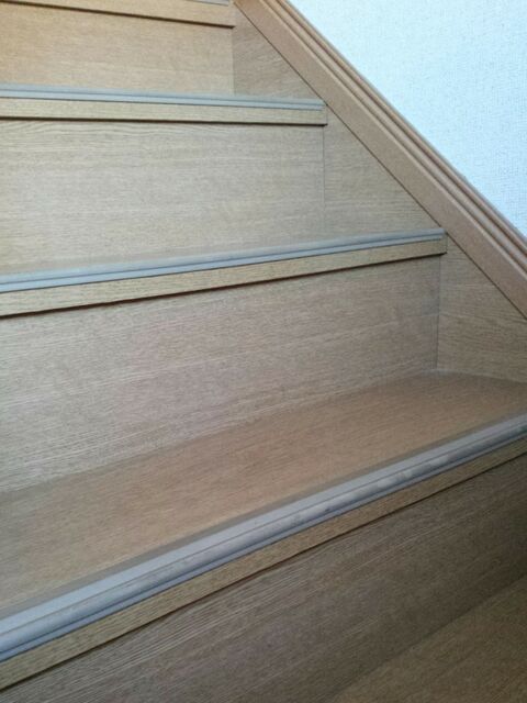 階段をリメイクシートで変身 暮らしニスタ 階段をリメイクシートで変身 暮らしニスタ